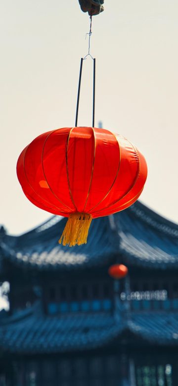 红果黄剧 App 离线缓存管理页竖屏截图，列表显示每集占用空间与剩余容量，底部有清理按钮